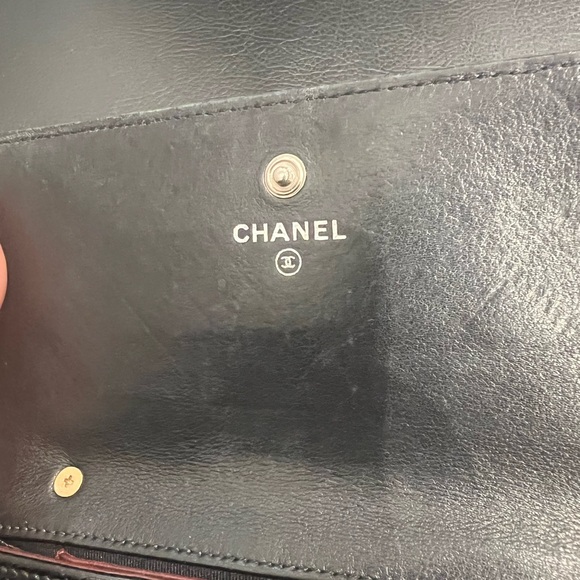 (Almost) vintage pre-loved Chanel quilted wallet (aftermarket chain strap added) - Picture 12 of 17